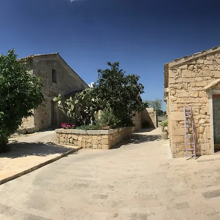 Borgo Alveria Country house Villa Vela